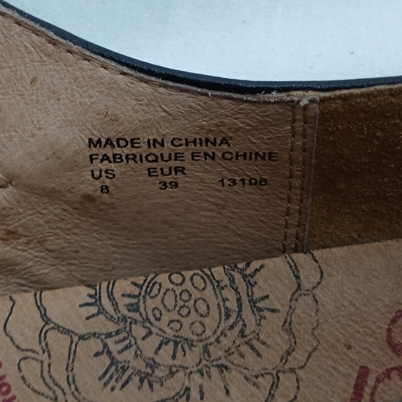 Taos  Samba Black Leather Mary Jane Shoes. Size 8 - Picture 12 of 12